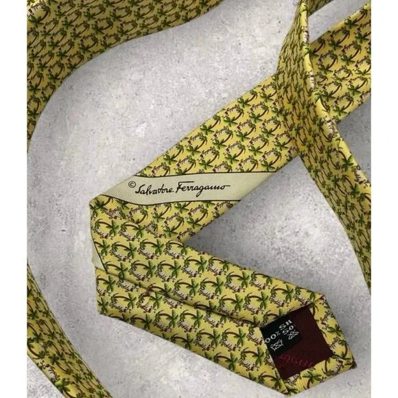 SALVATORE FERRAGAMO Silk Tie ITALY Yellow Green Palm Kangaroo W:3.7 EUC